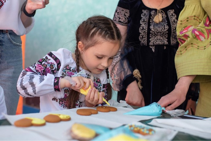 26 тисяч за дві години. В АТ «Прикарпаттяобленерго» відзначили благодійний День вишиванки