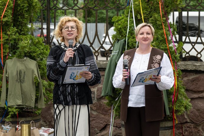 Віночок вити – життя любити: в АТ «Прикарпаттяобленерго» відсвяткували День вишиванки